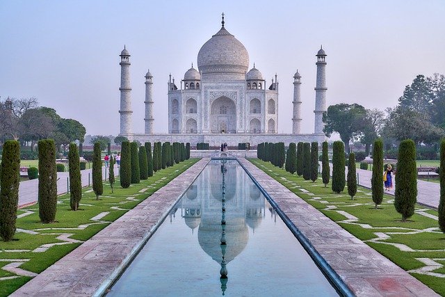 Lubicie azjatyckie zabytki? Musicie koniecznie zwiedzić Mur Chiński i Taj Mahal!
