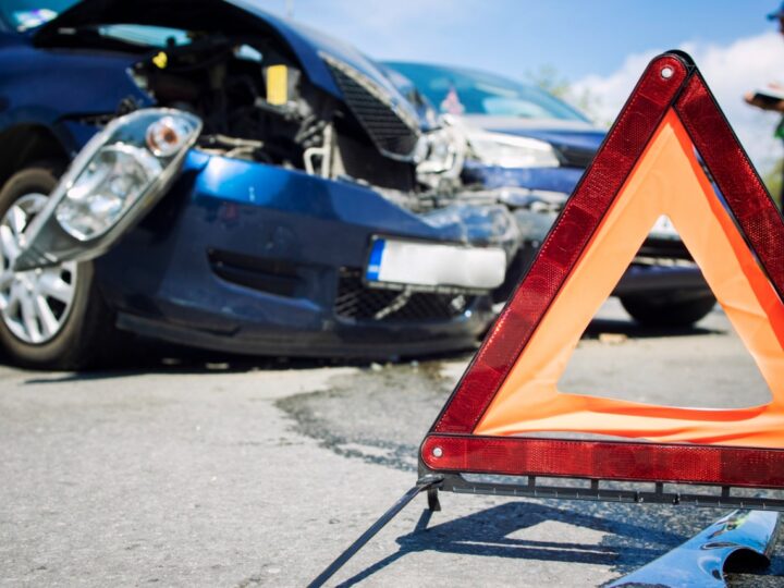 Noc pełna incydentów drogowych na głównych arteriach Nowego Sącza