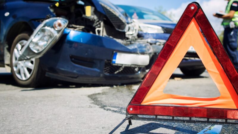 Noc pełna incydentów drogowych na głównych arteriach Nowego Sącza