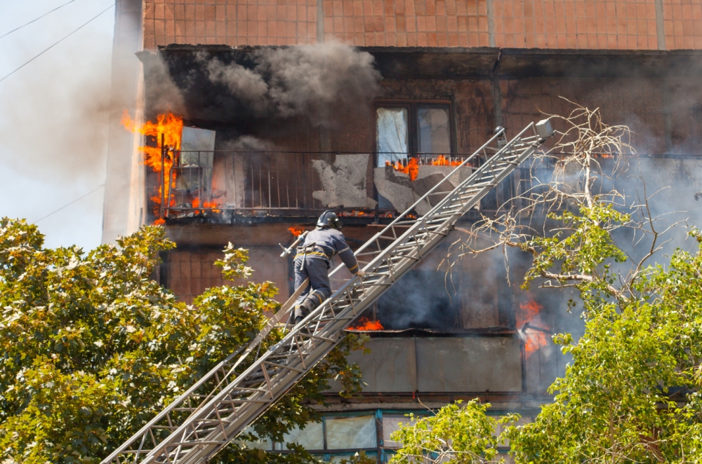 Sytuacja awaryjna na terenie Nowego Sącza: Pożar w hali na ulicy Magazynowej