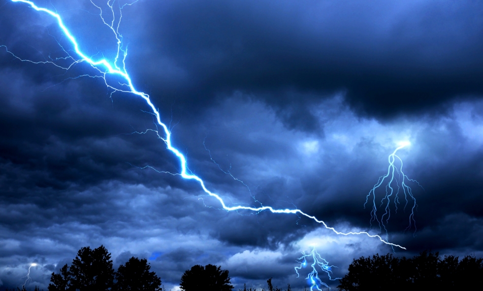 Nowy Sącz na celowniku gwałtownej burzy z gradem: Pogodowe ostrzeżenia wydane