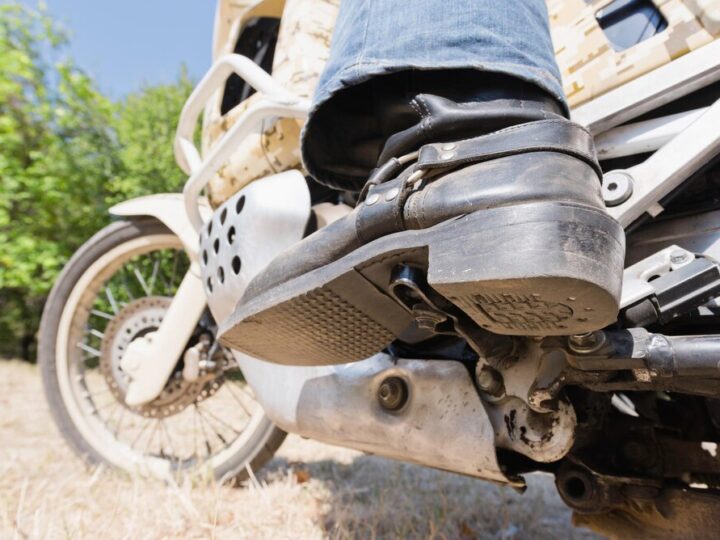 Motocyklista wypadł z drogi w Siedliskach! Śmigłowiec LPR w akcji ratunkowej