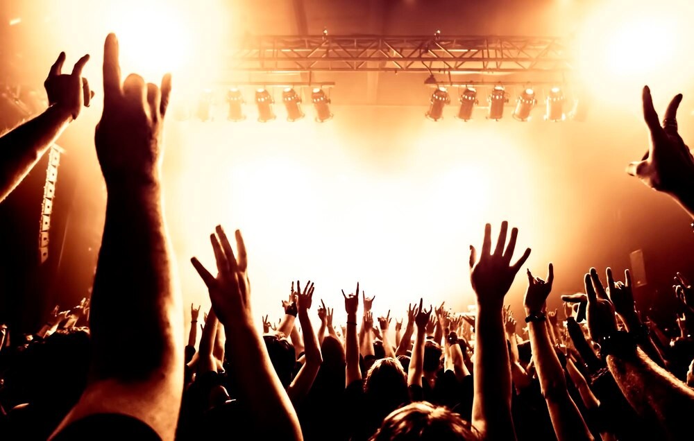 T.Love zdominowało Nowy Sącz! Niezapomniany koncert w Parku Strzeleckim