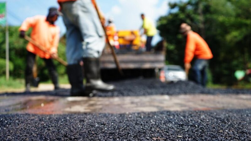 Nowa droga i bezpieczne chodniki: zakończono remont w powiecie nowosądeckim