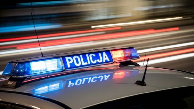 Zimowe opady na Sądecczyźnie: Policja wzywa do ostrożności na drogach