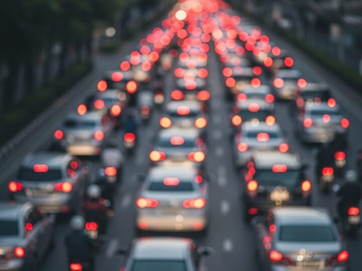 Uwaga kierowcy! Utrudnienia drogowe w gminie Chełmiec z powodu silnego wiatru