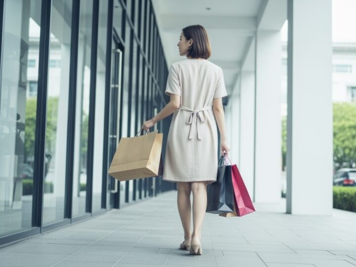 Jak bezpiecznie robić zakupy przed świętami i unikać oszustów?