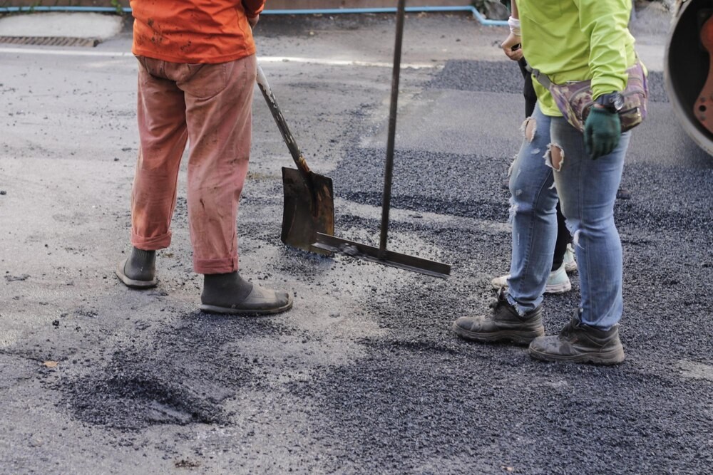 Poszerzenie drogi Klęczany–Tłoki: nowa era komfortu i bezpieczeństwa!