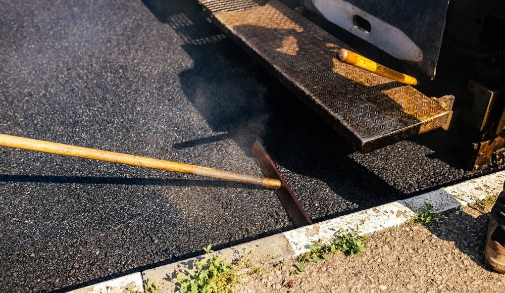 Modernizacja dróg w Gminie Łącko: Jazowsko i Zarzecze z nową nawierzchnią!