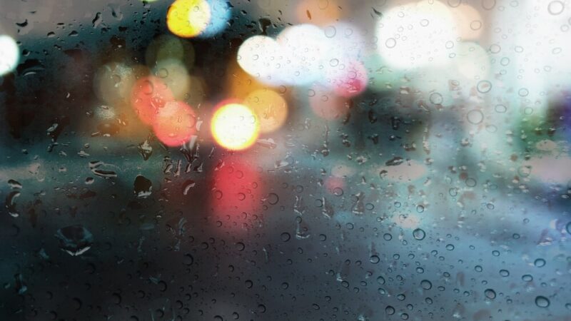 Nadchodzą gęste mgły z ograniczoną widocznością