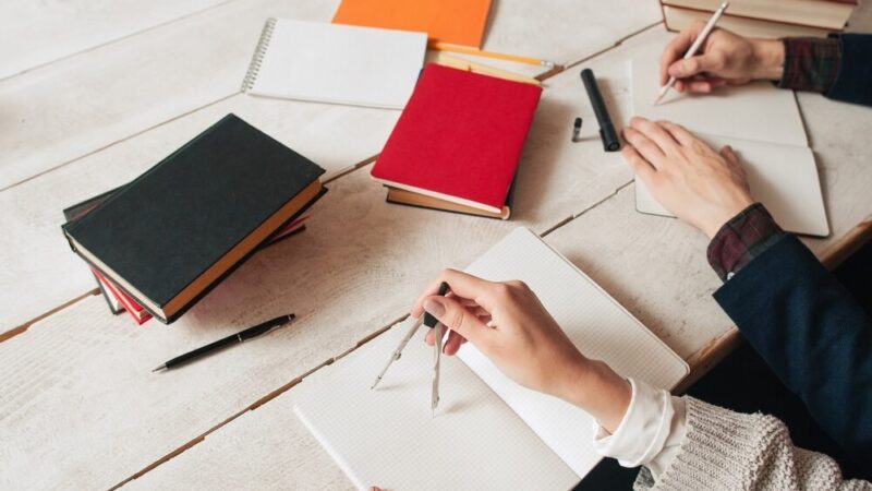 Uczniowie z Maszkowic zgłębiają tajniki samorządu w Łącku