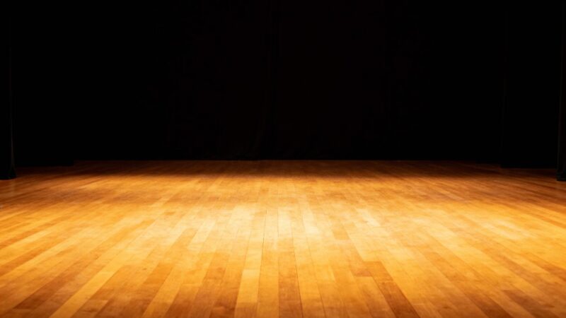 Kołysanka z Zaświatów: emocjonalna podróż przez pamięć i rytuały