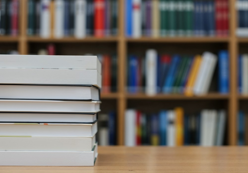 Karnawałowa uczta literacka: pączki, poezja i twórcze emocje