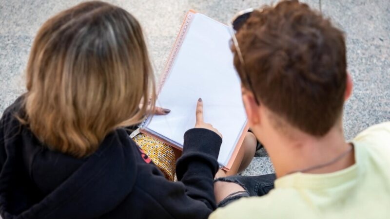 Nowoczesne technologie w szkołach Gminy Łososina Dolna: audyt i modernizacja infrastruktury edukacyjnej