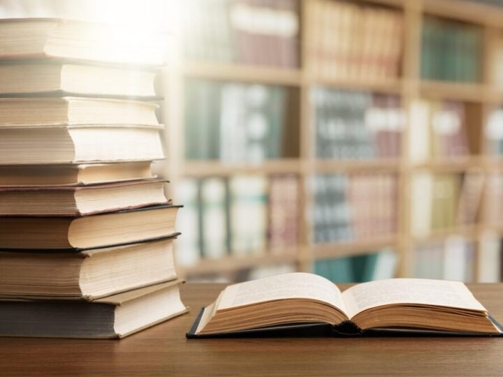 Zakochaj się w czytaniu: Walentynkowe Bingo w bibliotece!