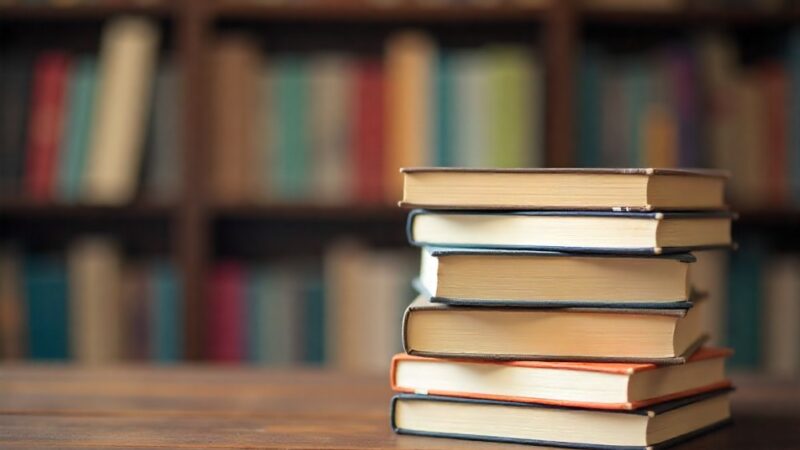 Odkryj literackie postacie w Sądeckiej Bibliotece – dołącz do akcji „Żywe książki”!