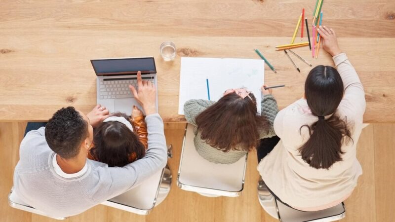 Przedszkolaki z Podegrodzia odkrywają ekologię z Eko-czarodziejem w interaktywnym spektaklu