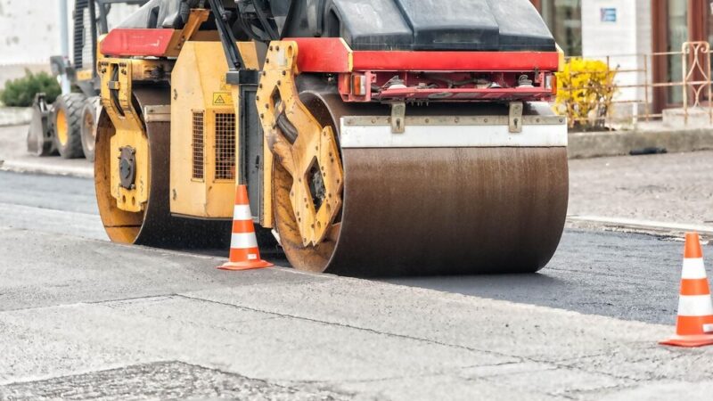 Nowe inwestycje drogowe w Gminie Łososina Dolna: poprawa jakości i bezpieczeństwa tras