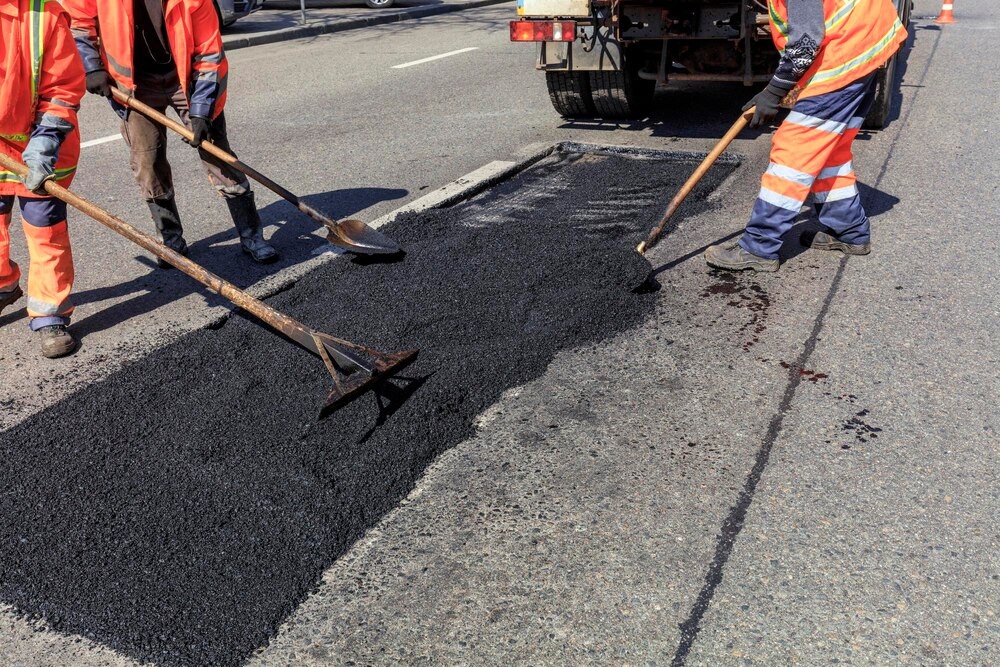 Ograniczenia dla pojazdów powyżej 10 m na drodze Kotów – Polany z powodu budowy mostu