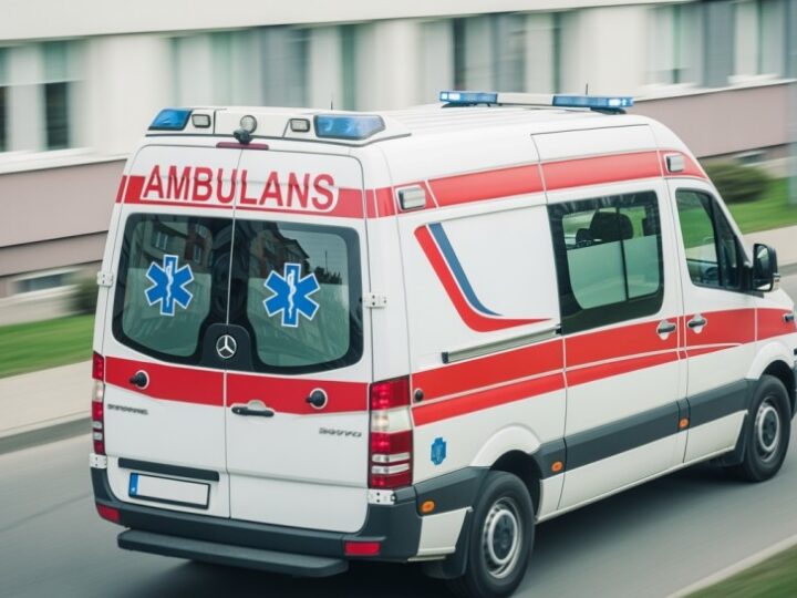 Interwencje służb w nocy z 21 na 22 sierpnia 2026 roku: zderzenia, pożar i zabezpieczenia