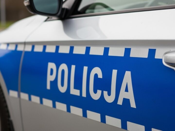 Polska Policja wzmacnia walkę z przestępczością pseudokibiców – 1020 zatrzymanych w pół roku